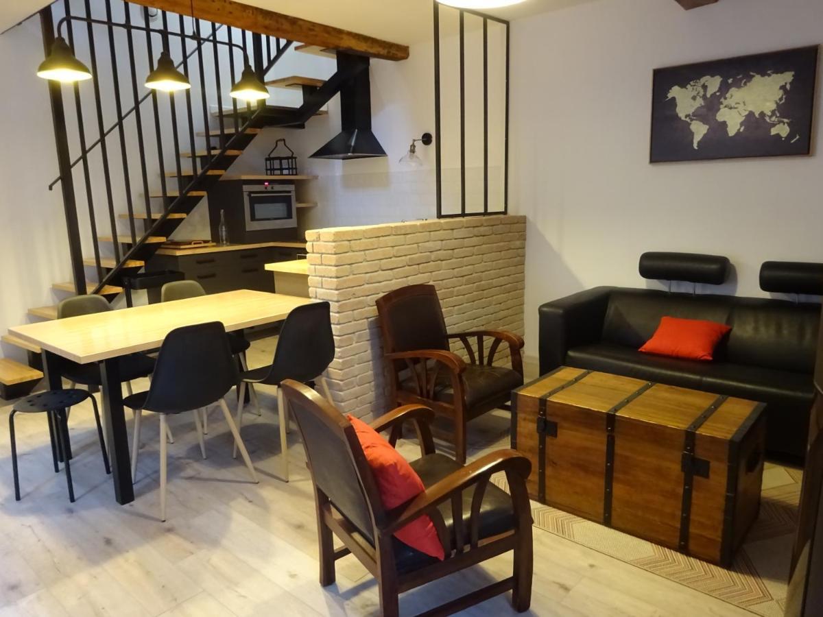 Chatte : Agreable Maison De Rue エクステリア 写真